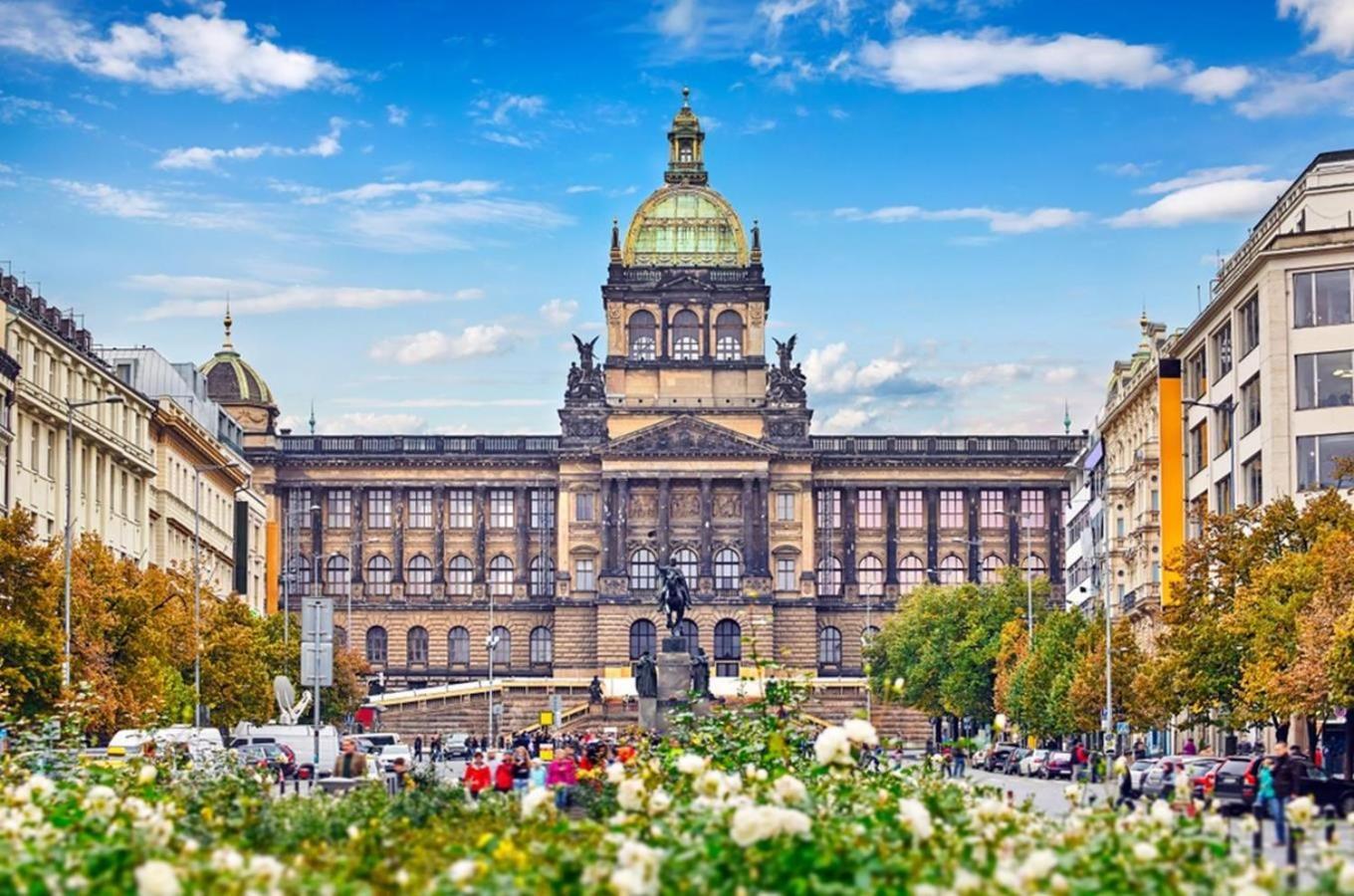 Wenceslas Square Apartment 150 M2 ปราก ภายนอก รูปภาพ