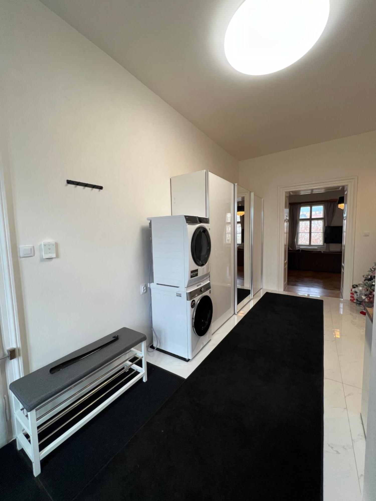 Wenceslas Square Apartment 150 M2 ปราก ภายนอก รูปภาพ